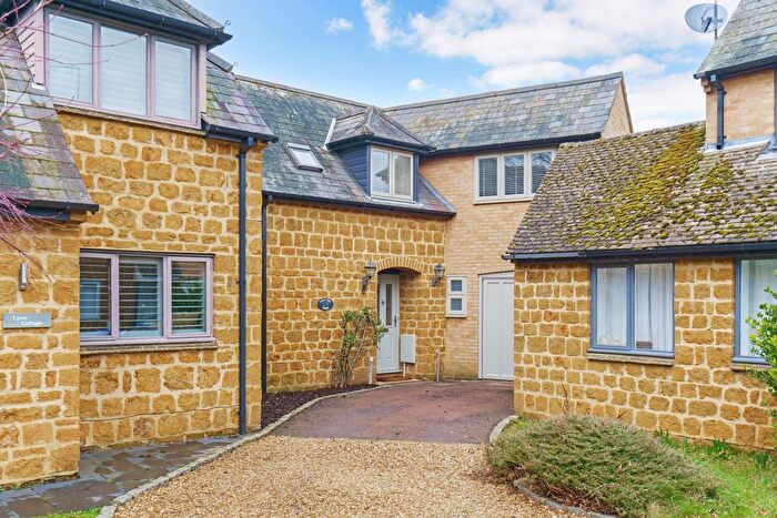 3 Bedroom Terraced House For Sale In Whittall Street, Kings Sutton, OX17