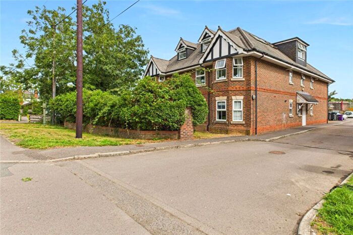 2 Bedroom Apartment To Rent In Stoneleigh Court, Theale, Reading, Berkshire, RG7