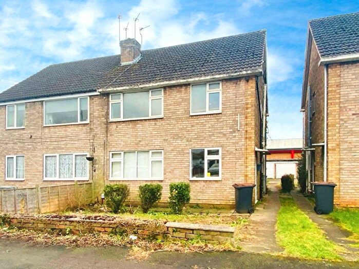 2 Bedroom Flat To Rent In Oaston Road, Nuneaton, Warwickshire, CV11