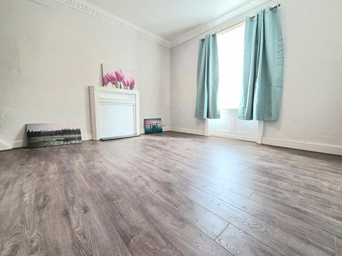 5 Bedroom Property To Rent In Shay Lane, Halifax, HX2