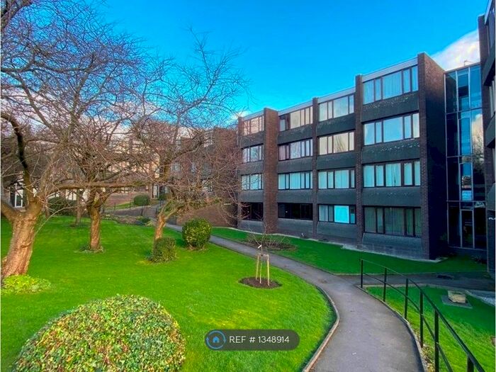 2 Bedroom Flat To Rent In Parklands Gardens, Walsall, WS1