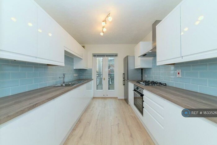 3 Bedroom End Of Terrace House To Rent In De Quincey Mews, London, E16