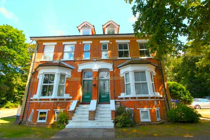 1 Bedroom Flat To Rent In Abbey Hill, Netley Abbey, Southampton, SO31