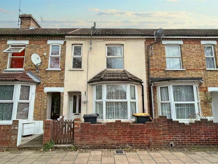 3 Bedroom Terraced House To Rent In Westbourne Road, Bedford, MK40