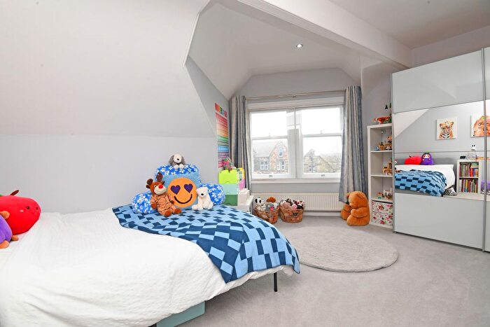 5 Bedroom End Of Terrace House For Sale In Kings Road, Harrogate, HG1