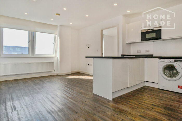 2 Bedroom Flat To Rent In Trafford House, Basildon, SS16