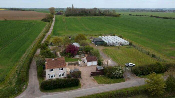 4 Bedroom Detached House For Sale In White Cross Lane, Burton Pedwardine, Sleaford, NG34