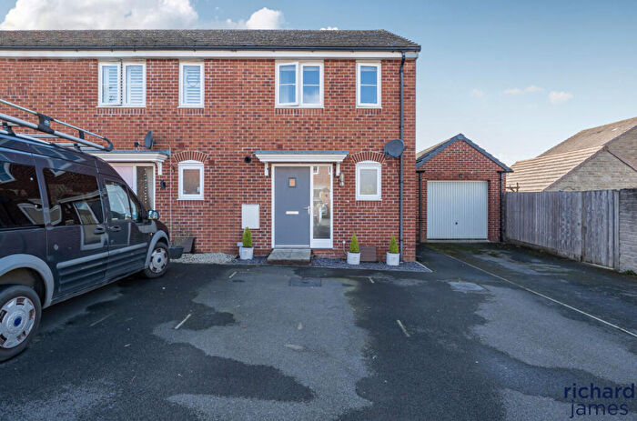 2 Bedroom End Of Terrace House For Sale In Ray Close, Ridgeway Farm, Purton, SN5