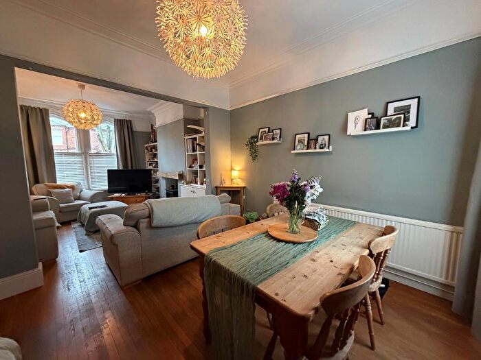 4 Bedroom Terraced House For Sale In Victoria Avenue, Hull, HU5