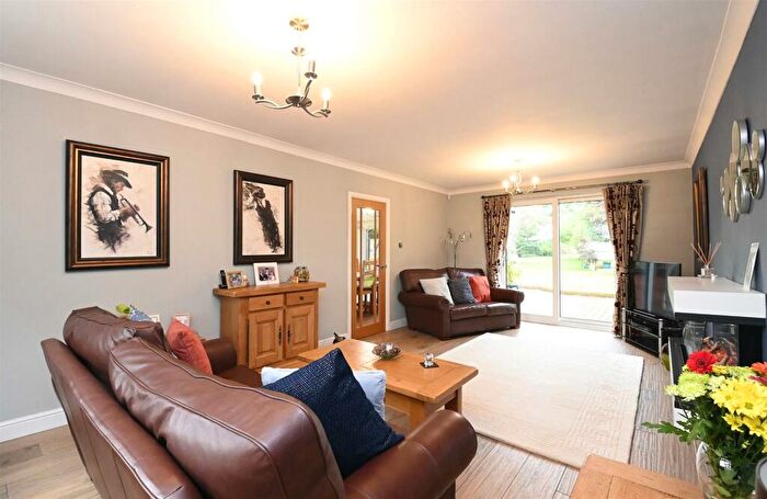 4 Bedroom Detached House For Sale In Sunningdale, Alrewas Road, Kings Bromley, DE13