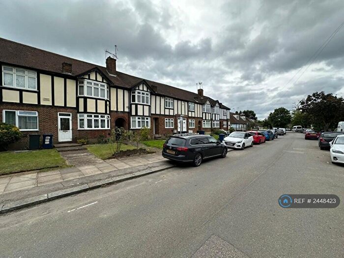 2 Bedroom Flat To Rent In London, London, NW4