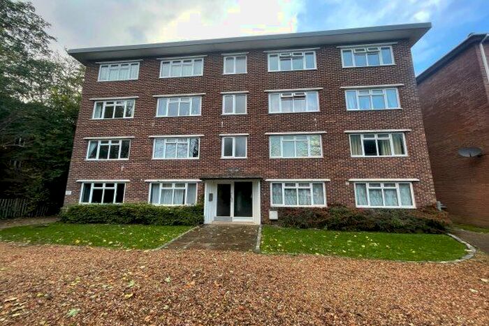 2 Bedroom Flat To Rent In Holt Lodge, Southampton, SO15