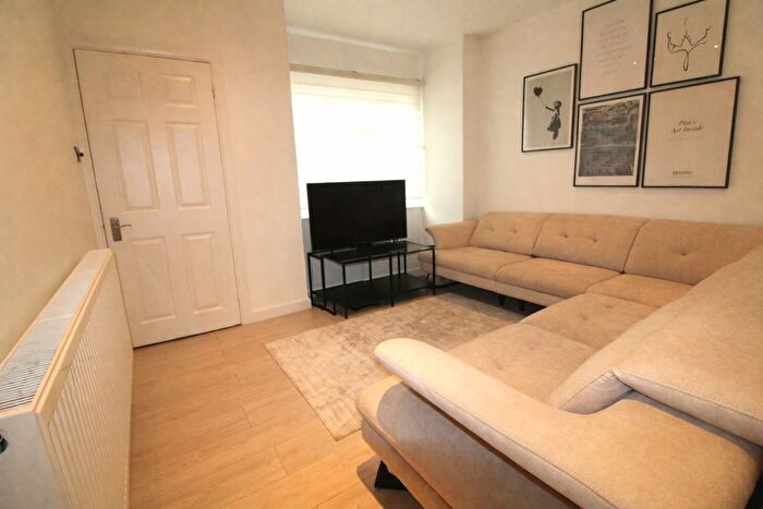 2 Bedroom Semi-Detached House To Rent In Cadmore Lane, Cheshunt, EN8