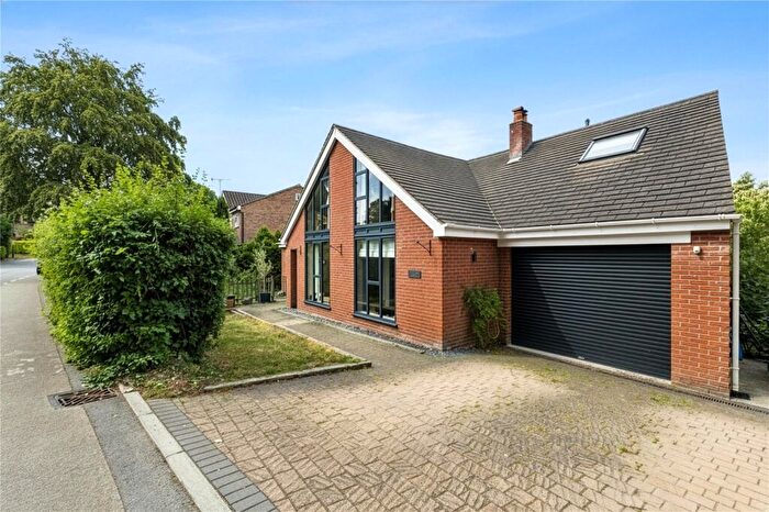 4 Bedroom Detached House For Sale In Chapel Road, Rowledge, Farnham, Surrey, GU10