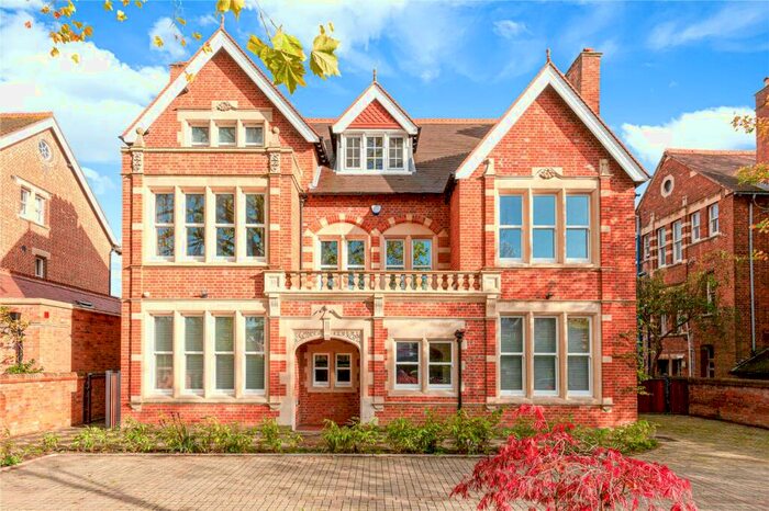 3 Bedroom Apartment To Rent In Banbury Road, Oxford, Oxfordshire, OX2