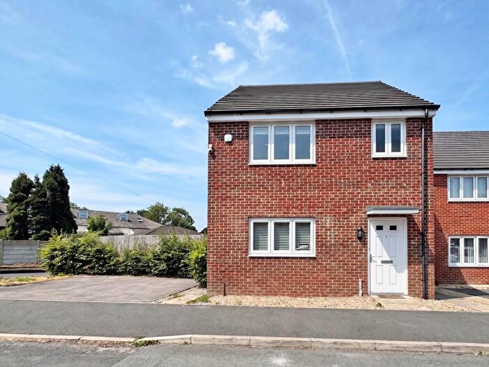 3 Bedroom Detached House To Rent In Dover Street, Chadderton Oldham, OL9