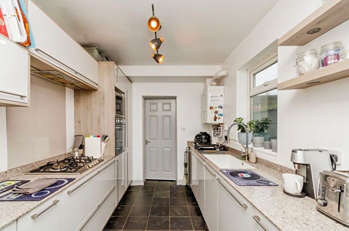 3 Bedroom End Of Terrace House For Sale In Daw End Lane, Walsall, West Midlands, WS4