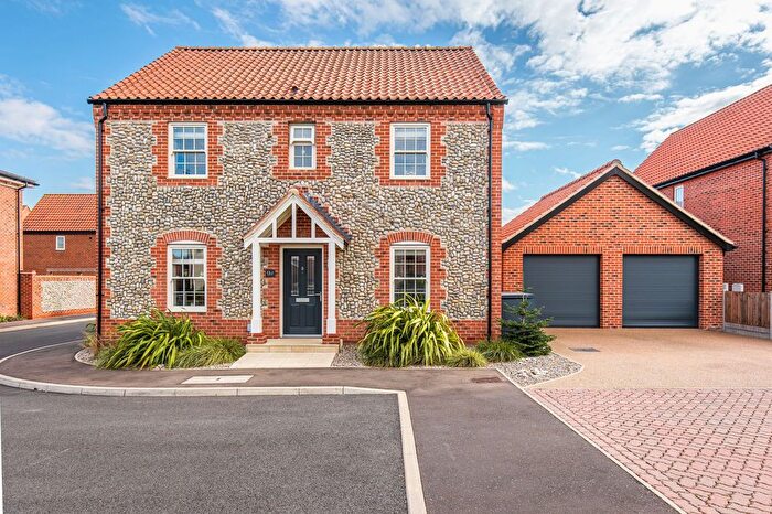 4 Bedroom Detached House For Sale In Kestrel Drive, Holt, NR25