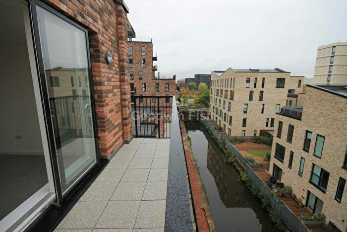2 Bedroom Apartment To Rent In Lockgate Mews, New Islington, M4