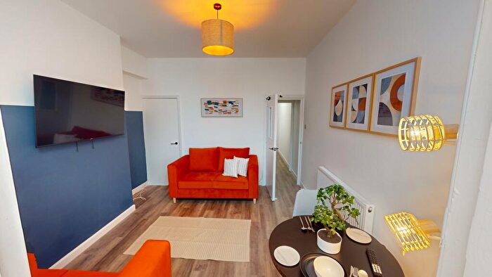 5 Bedroom House To Rent In Mettham Street, Lenton, Nottingham, NG7