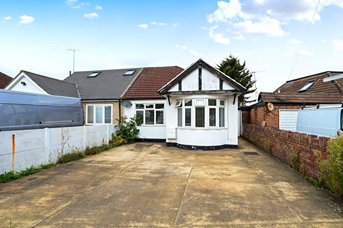 3 Bedroom Bungalow For Sale In Ashford, Surrey, TW15
