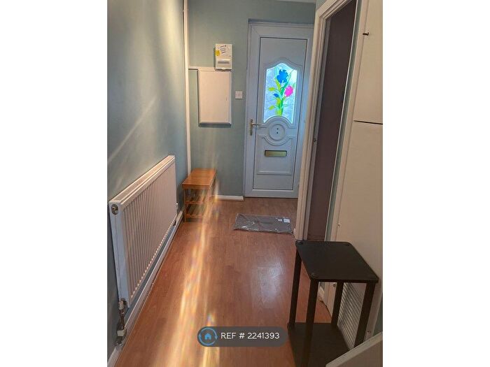 2 Bedroom Maisonette To Rent In Salcombe House, London, SE23