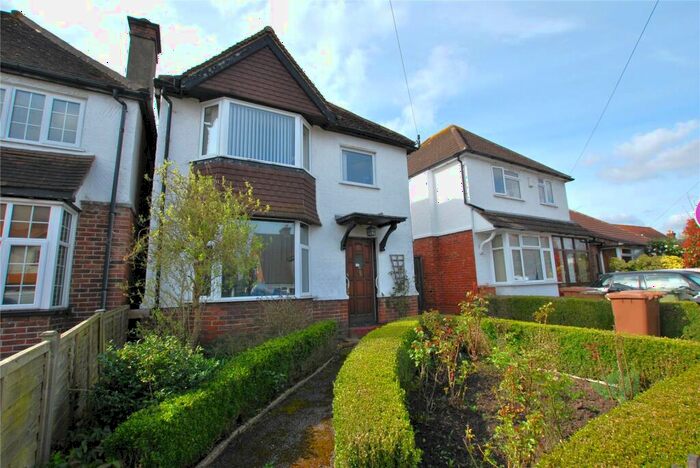4 Bedroom Detached House To Rent In Beckingham Road, Guildford, Surrey, GU2