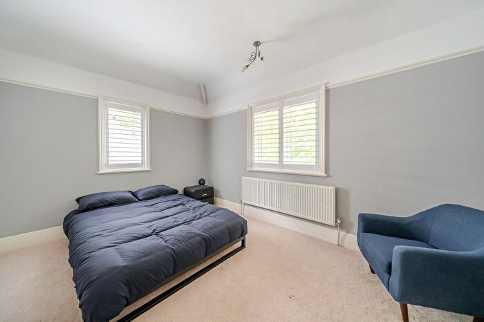 4 Bedroom Detached House For Sale In Reading Road North, Fleet, GU51
