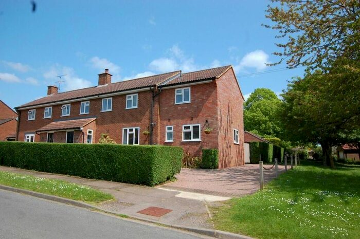 4 Bedroom Semi-Detached House For Sale In Nutcroft, Datchworth, Knebworth, SG3