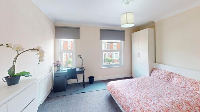 3 Bedroom Semi-Detached House To Rent In Leslie Road, Nottingham, NG7