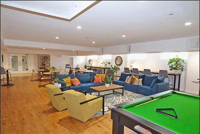 1 Bedroom Flat To Rent In Warren Road, Cheadle Hulme, Cheadle, SK8