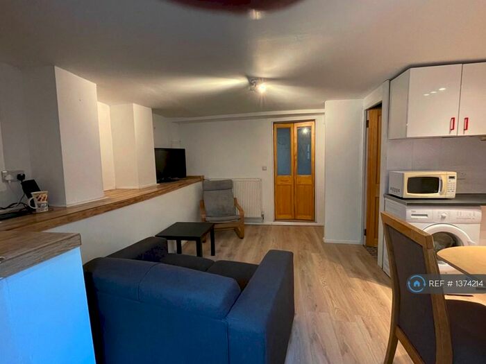 1 Bedroom Flat To Rent In Pyrland Road, London, N5