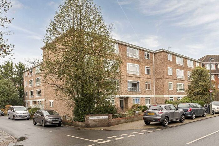 2 Bedroom Flat To Rent In Inner Park Road, Southfields, London, SW19