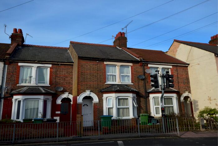 1 Bedroom Flat To Rent In Vicarage Road, Watford, WD18