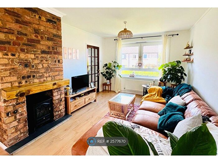 2 Bedroom Semi-Detached House To Rent In Aberdour Crescent, Dunfermline, KY11