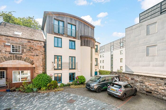 3 Bedroom Flat For Sale In / Lochend Close, Edinburgh, EH8
