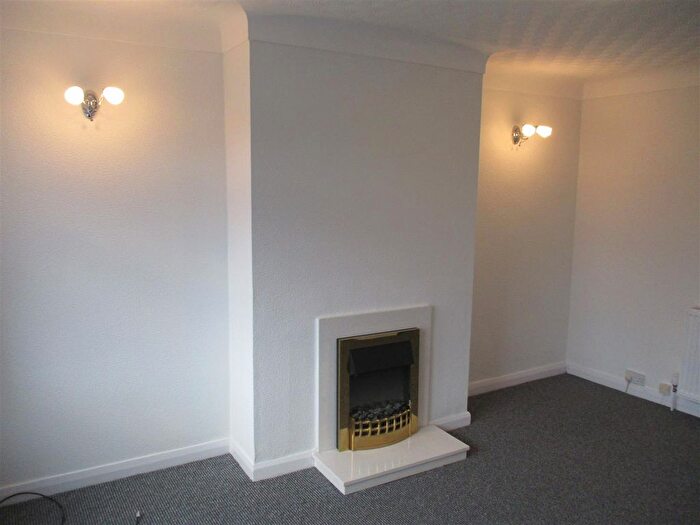 2 Bedroom Semi-Detached Bungalow To Rent In Ridgefield Road, Wirral, CH61