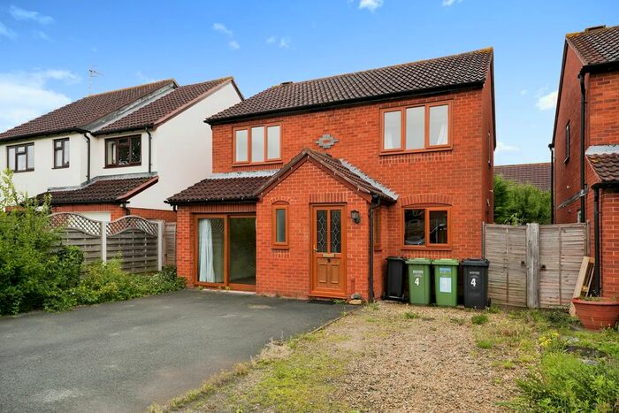 4 Bedroom Detached House For Sale In St. Michaels Close, Evesham, Worcestershire, WR11