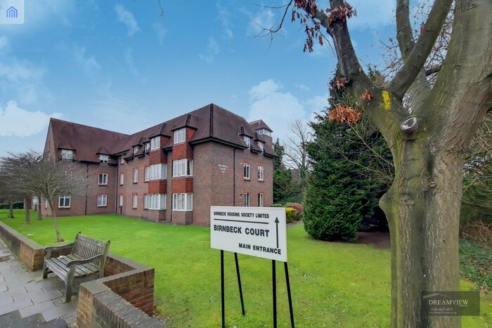 2 Bedroom Flat To Rent In Birnbeck Court, Finchley Road, London, NW11