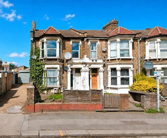 2 Bedroom Flat To Rent In Grove Green Road, London, E11