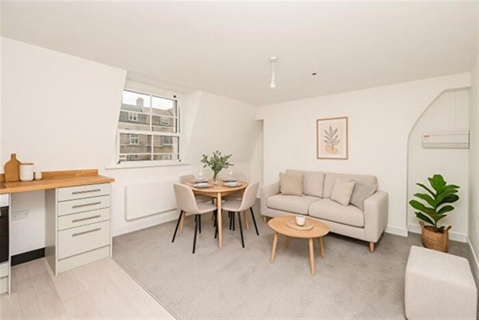 1 Bedroom Flat For Sale In Coburg Place, Weymouth, DT4