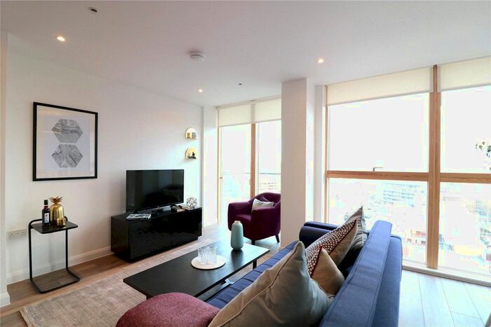 1 Bedroom Flat To Rent In Berkshire House, Queen Street, Maidenhead, Berkshire, SL6