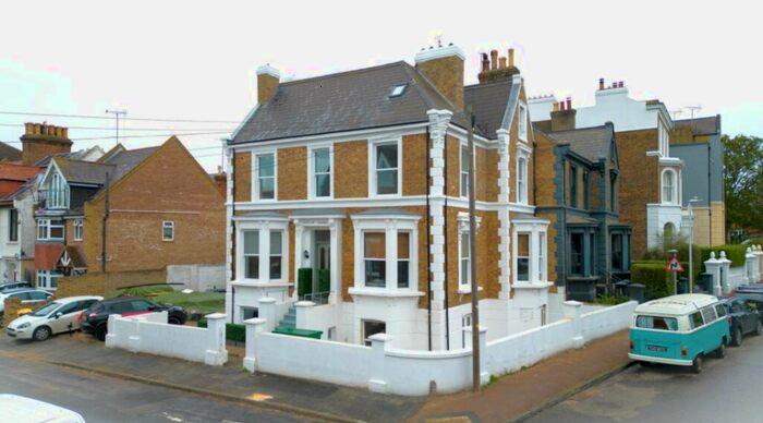 3 Bedroom Flat To Rent In Carlton Avenue, Ramsgate, CT11