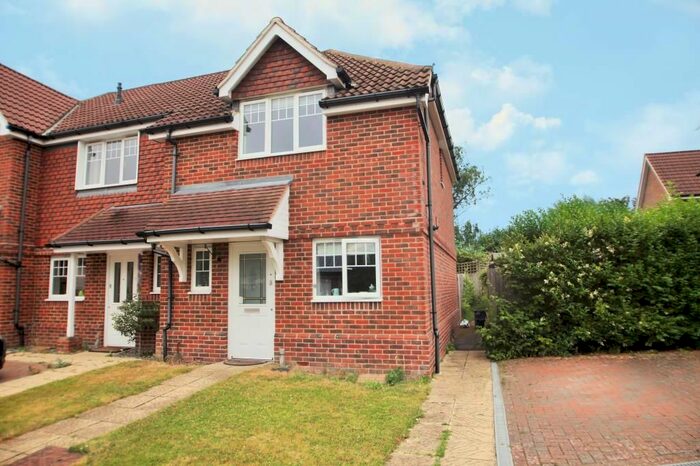 2 Bedroom End Of Terrace House To Rent In Heather Hill Close, Earley, Reading, Berkshire, RG6