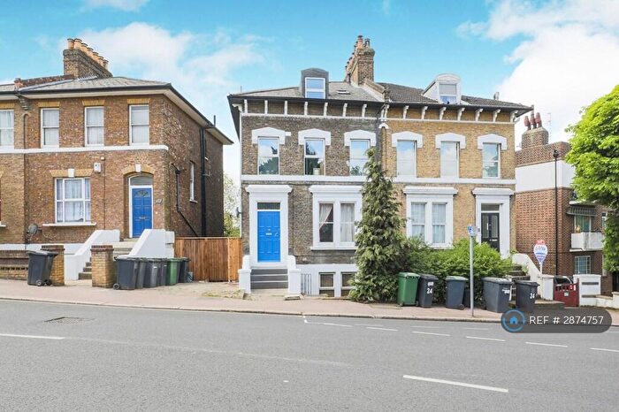 1 Bedroom Flat To Rent In Top Floor, London, SE13