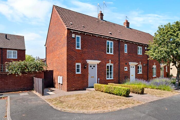 3 Bedroom End Of Terrace House For Sale In Mondrian Road, Bromsgrove, B60