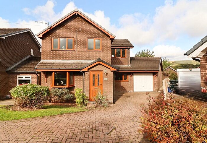 4 Bedroom Detached House For Sale In Lodge Bank, Hadfield, Glossop, SK13