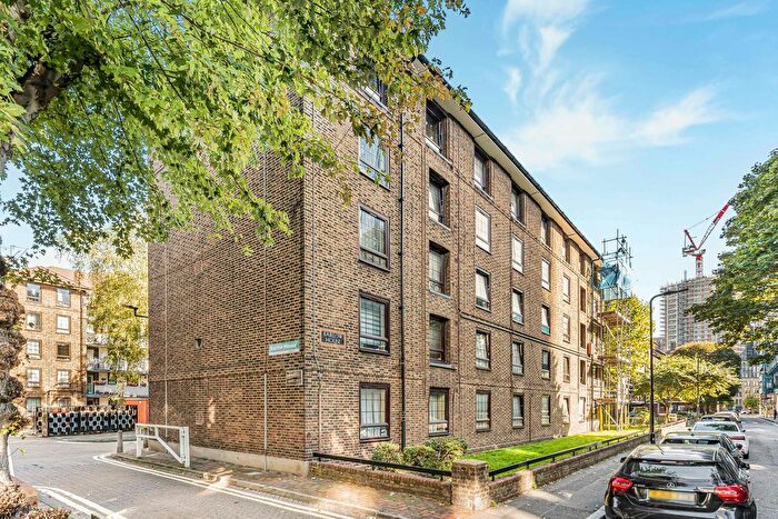 2 Bedroom Flat For Sale In Barlow House, Provost Estate, London, N1