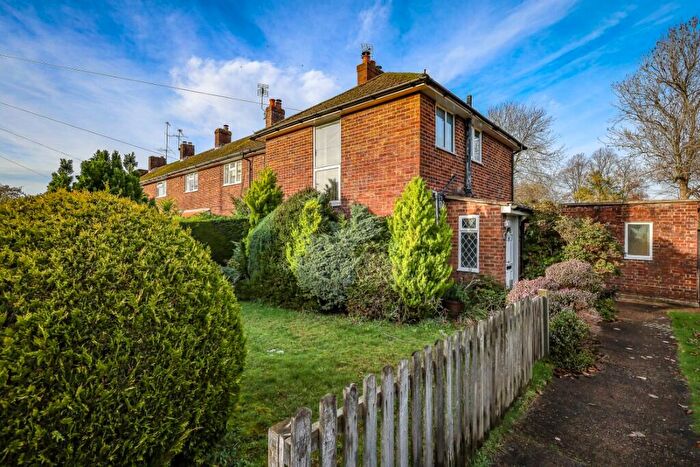 2 Bedroom End Of Terrace House For Sale In Vinson Road, Liss, Hampshire, GU33