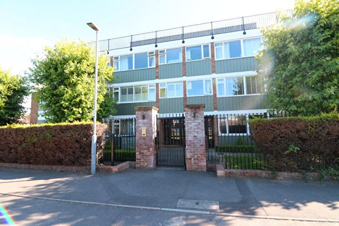 1 Bedroom Apartment To Rent In Ashurst Drive, Ilford, Essex, IG6